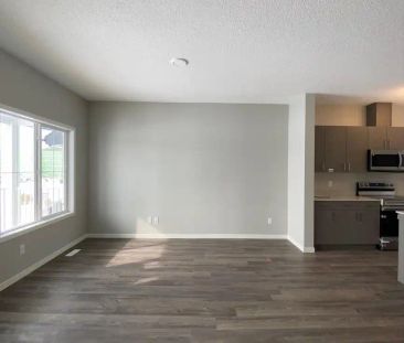 1225 16A Street NW, Edmonton — Entire House - Photo 1