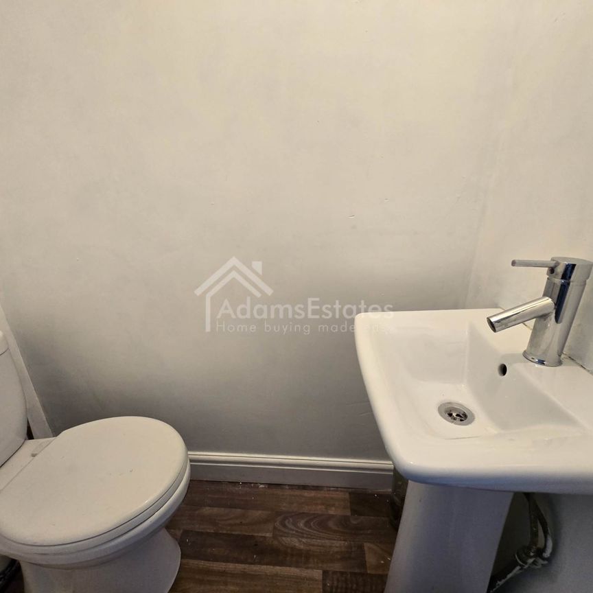 Price £925 pcm - Available Now - Unfurnished - Photo 1