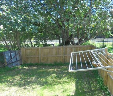 Cottage in Booval - Photo 4