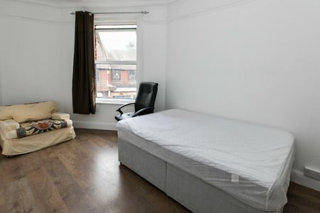 5 Bed Student flat on Kings Road - Photo 4