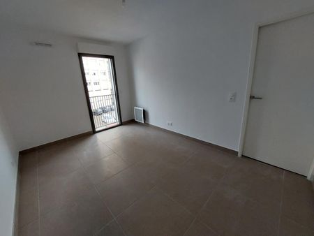 location Appartement T3 DE 63.66m² À NIMES - Photo 5