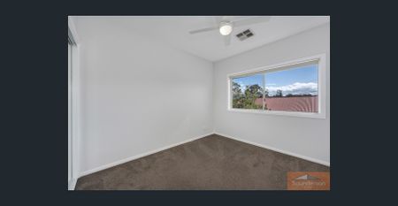 Charming 3 bedroom Townhouse in Lambton - Photo 2