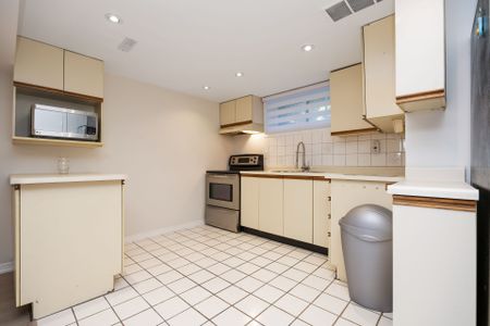 For Lease - 14 Foxwood Grove Unit# Bsmt, Toronto, Ontario - Photo 5