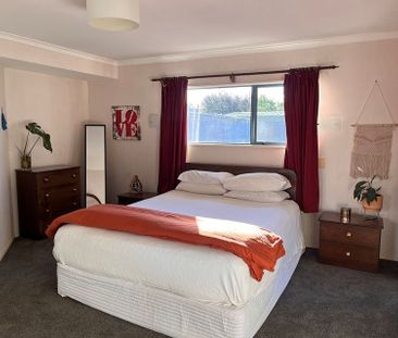 Sunny 3BR Papamoa Home - Photo 6