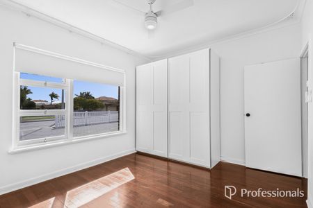 Beautifully Renovated Home in the Heart of Inglewood - Photo 3