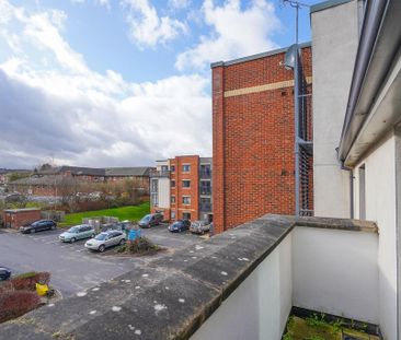 2 bedroom apartment to rent - Photo 6