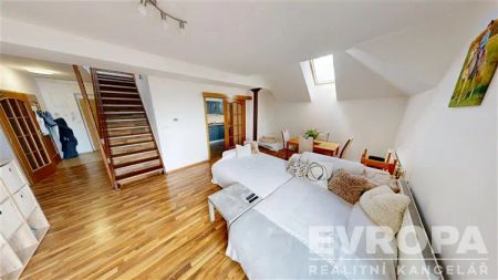 Pronájem mezonetového bytu 4+1 s balkonem, Havlíčkův Brod - Photo 2