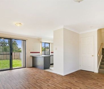 AN INVITING FAMILY HOME!! - Photo 4