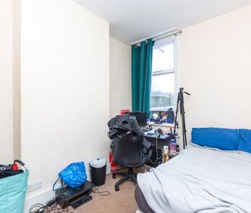 4 bedroom house to rent - Photo 3