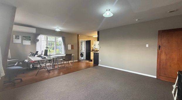 Spacious Living - Photo 1