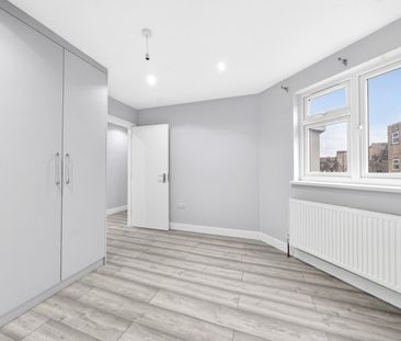 York Place, Ilford IG1 - Photo 4