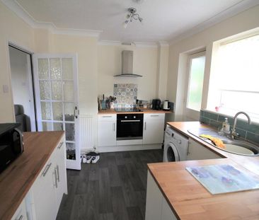 2 bedroom semi-detached bungalow to rent - Photo 2