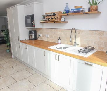 3 bedroom terraced house to rent - Photo 5