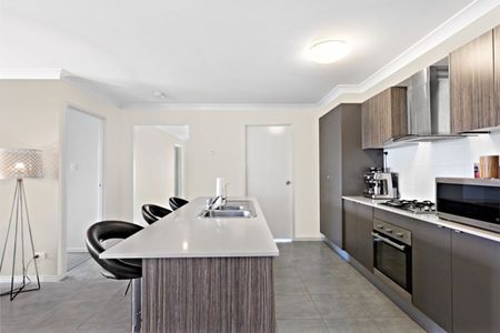 13 Lisa Crescent, Coomera QLD 4209 - House For Rent | Domain - Photo 2