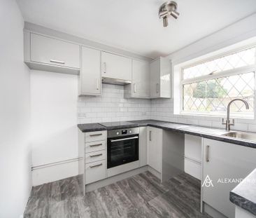 2 bedroom flat to rent - Photo 3