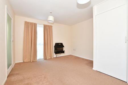 2 bedroom semi-detached house to rent - Photo 3