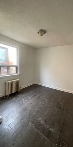 For Lease - 1516 Eglinton Avenue Unit# Apt 2, Toronto, Ontario - Photo 1