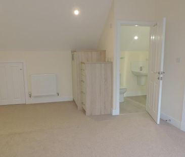 2 bedroom property to rent - Photo 4