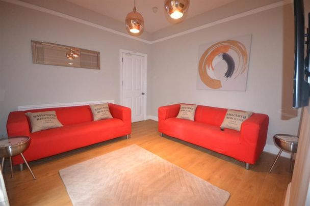 1 bedroom Flat To Let - Photo 1