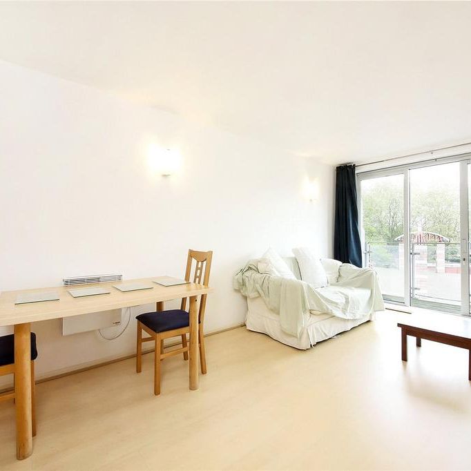 1 bedroom flat to rent - Photo 1