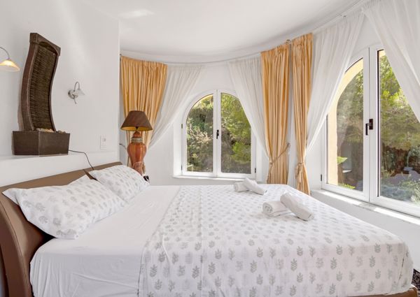 For rent villa with private pool near the beach in Cumbre del Sol, Benitachell