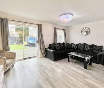 3 bedroom detached house to rent - Photo 2