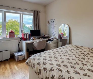 Woning te huur in Ukkel voor € 2.500 met 4 slaapkamers - Photo 3