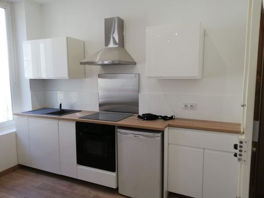 Appartement 2 pièces 33m2 MARSEILLE 4EME 630 euros - Photo 1