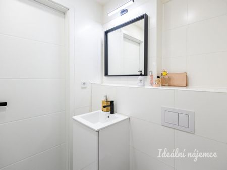 Pronájem bytuRenting an apartment 1+kk, 25 m2 - Photo 2