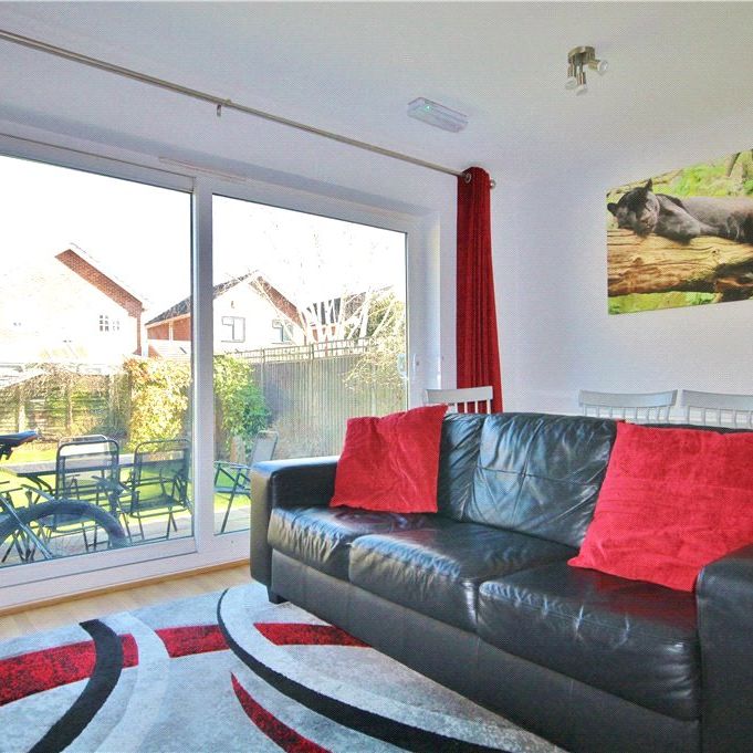 Wingfield Close, New Haw, Addlestone, Surrey, KT15 3BX - Photo 1