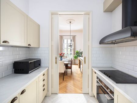 Excellent 3 Bedroom apartment for rent in Eixample Right, Barcelona - Photo 3