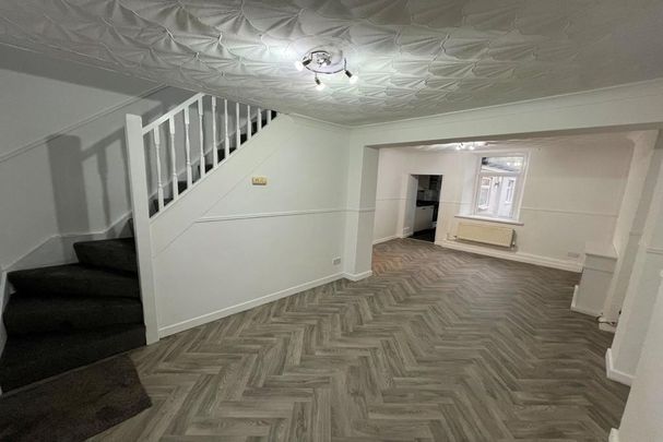 2 bedroom terraced house to rent - Photo 1