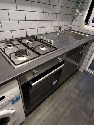 Waterloo Road, Ilford, IG6 - Photo 1