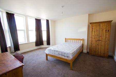 8 Bed Semi-Detached House, Carlton Road, SO15 - Photo 3