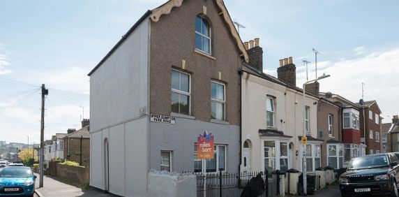 Upper Dumpton Park Road, Ramsgate, CT11 7PQ, Kent - Photo 2