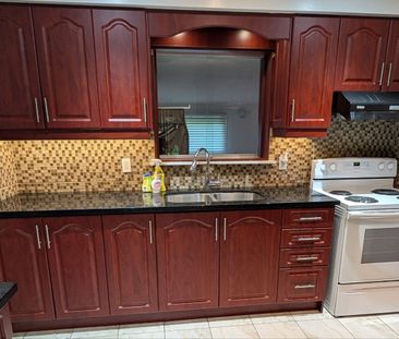 For Lease - 28 Lakeland Crescent, Richmond Hill, Ontario - Photo 4