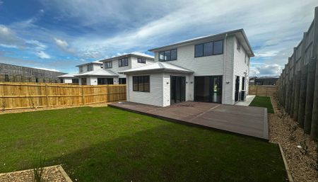 Brand new with room for the kids to play! - Photo 3