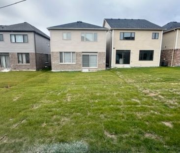 17 Prudhoe Terrace Barrie | $2650 per month | Plus Heat | Plus Wate... - Photo 6