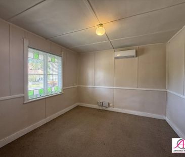 Cozy Cottage - Walking distance to town - Photo 2