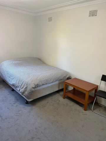 Redfern - Photo 4