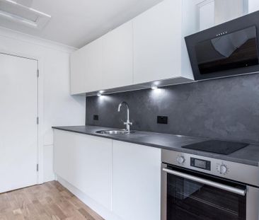 Ground floor flat to rent - Photo 2