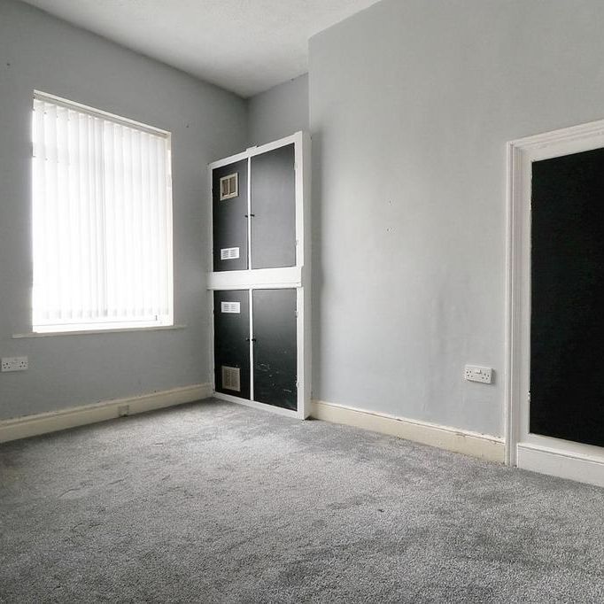 2 bedroom end of terrace house to rent - Photo 1