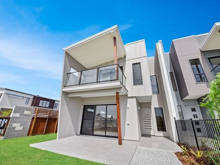 Sophisticated Living in Birtinya! - Photo 4