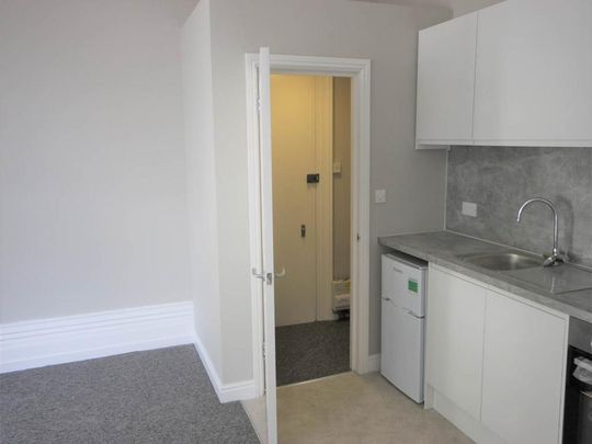 Studio to rent - Photo 1