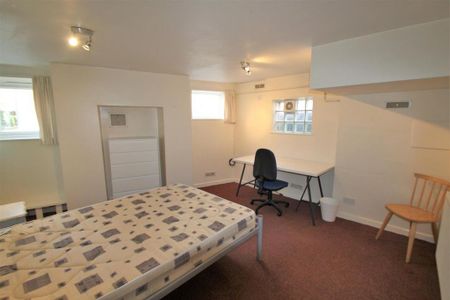 3 bedroom terraced house to rent - Photo 2