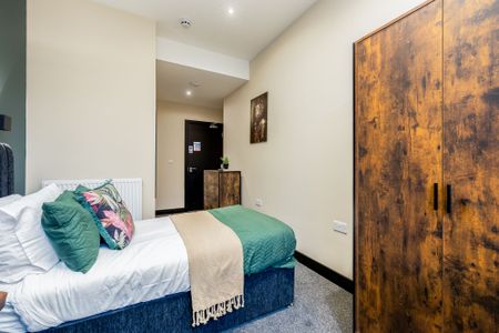 Crown House, Nuneaton, CV11 4BX - Photo 3