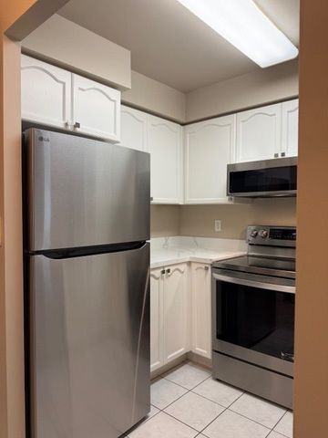 For Lease - 39 Pemberton Avenue Unit# 516, Toronto, Ontario - Photo 5