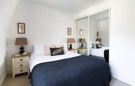 The Pavilions, Crabbetts Park, Worth, RH10 - Photo 3