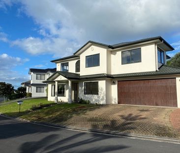 Te Atatu Peninsula-5 Bedroom Family House - Photo 2