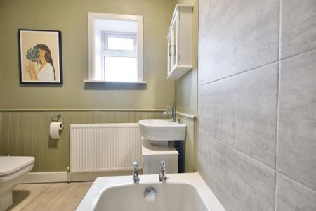 2 bedroom terraced house to rent - Photo 5